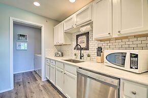 Picturesque Condo w/ Patio, 4 Mi to Beach!