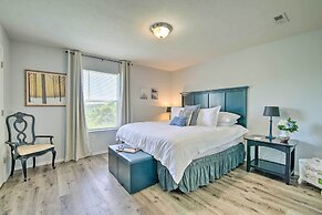 Picturesque Condo w/ Patio, 4 Mi to Beach!