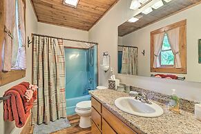 < 1 Mi to Tubing: Crumpler Getaway w/ Fire Pit!