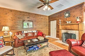 < 1 Mi to Tubing: Crumpler Getaway w/ Fire Pit!