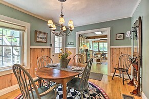 < 1 Mi to Tubing: Crumpler Getaway w/ Fire Pit!