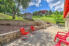 < 1 Mi to Tubing: Crumpler Getaway w/ Fire Pit!