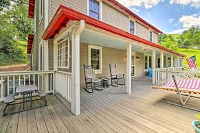 < 1 Mi to Tubing: Crumpler Getaway w/ Fire Pit!