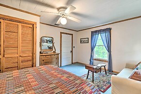 < 1 Mi to Tubing: Crumpler Getaway w/ Fire Pit!