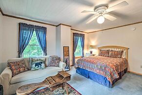 < 1 Mi to Tubing: Crumpler Getaway w/ Fire Pit!