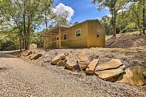 Quaint Tallassee Cabin: Stone Creek On-site!