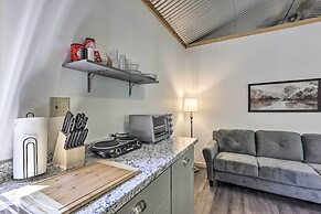 Quaint Tallassee Cabin: Stone Creek On-site!