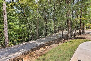 Quaint Tallassee Cabin: Stone Creek On-site!