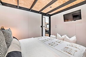 Pocono Lake Cabin w/ Hot Tub & Resort Amenities!