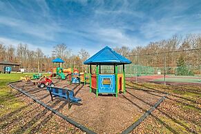 Pocono Lake Cabin w/ Hot Tub & Resort Amenities!