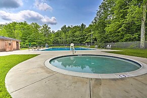 Pocono Lake Cabin w/ Hot Tub & Resort Amenities!