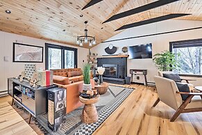 Pocono Lake Cabin w/ Hot Tub & Resort Amenities!