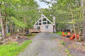 15 Mi to Ski Resort: Home w/ Fire Pit in Tobyhanna