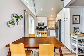 15 Mi to Ski Resort: Home w/ Fire Pit in Tobyhanna