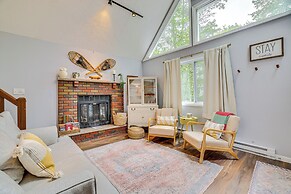 15 Mi to Ski Resort: Home w/ Fire Pit in Tobyhanna