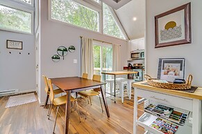 15 Mi to Ski Resort: Home w/ Fire Pit in Tobyhanna