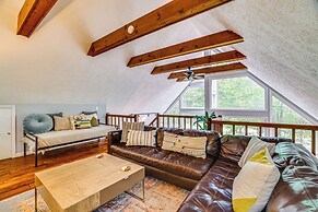 15 Mi to Ski Resort: Home w/ Fire Pit in Tobyhanna