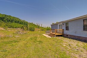 Quaint Asheboro Home ~ 1 Mi to North Carolina Zoo!