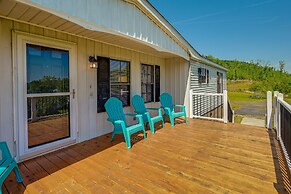 Quaint Asheboro Home ~ 1 Mi to North Carolina Zoo!