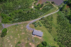 Quaint Asheboro Home ~ 1 Mi to North Carolina Zoo!