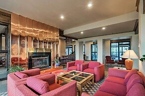 Rustic Ski-out Brian Head Condo w/ Comm. Pool