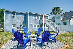 Picturesque Duplex Unit, 1/2 Mi to the Beach!