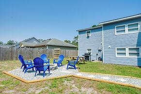 Picturesque Duplex Unit, 1/2 Mi to the Beach!