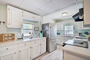 Picturesque Duplex Unit, 1/2 Mi to the Beach!