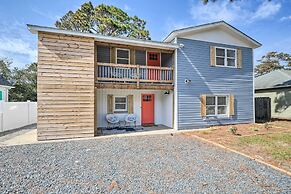 Picturesque Duplex Unit, 1/2 Mi to the Beach!