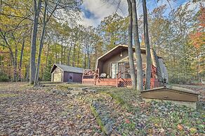 < 3 Mi to Higgins Lake: Roscommon Cabin w/ Deck