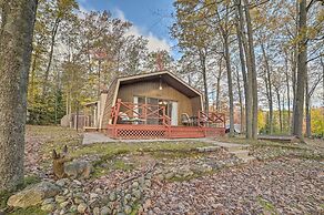 < 3 Mi to Higgins Lake: Roscommon Cabin w/ Deck