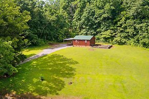 Rustic Cabin on Farm ~ 4 Mi to Kentucky Lake!