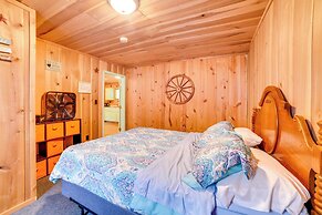 Rustic Cabin on Farm ~ 4 Mi to Kentucky Lake!