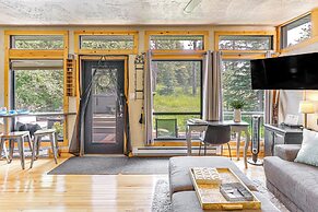 Scenic Lead Cabin: Steps to Terry Peak Ski Area!