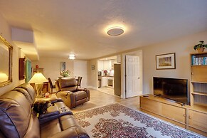 Secluded Elizabeth Apt on 3 Acres: Pets Welcome!