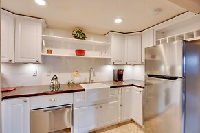 Secluded Elizabeth Apt on 3 Acres: Pets Welcome!