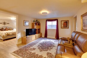 Secluded Elizabeth Apt on 3 Acres: Pets Welcome!