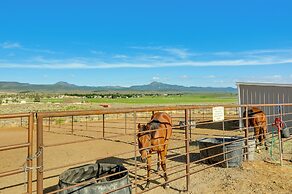Ranch Escape w/ Patio ~ 21 Mi to Bryce Canyon