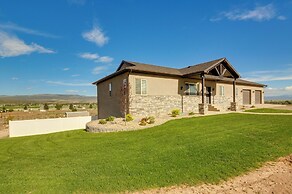 Ranch Escape w/ Patio ~ 21 Mi to Bryce Canyon