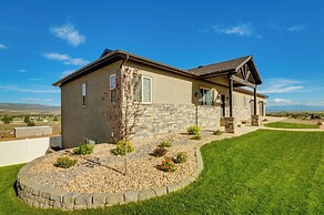 Ranch Escape w/ Patio ~ 21 Mi to Bryce Canyon