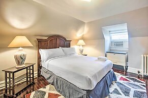 Walk to Shops, Dining & City Park: Reading Apt