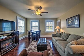 Walk to Shops, Dining & City Park: Reading Apt