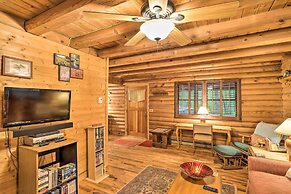 Serene Brevard Cabin ~ 7 Miles to State Forest!