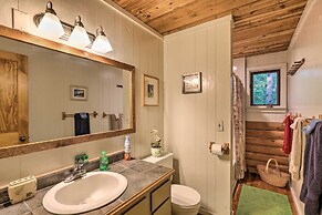 Serene Brevard Cabin ~ 7 Miles to State Forest!