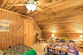 Serene Brevard Cabin ~ 7 Miles to State Forest!