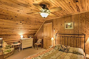 Serene Brevard Cabin ~ 7 Miles to State Forest!