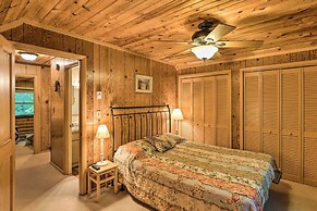 Serene Brevard Cabin ~ 7 Miles to State Forest!