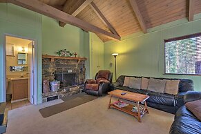 6 Mi to Yosemite National Park: Retreat w/ Deck!