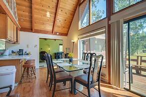 6 Mi to Yosemite National Park: Retreat w/ Deck!