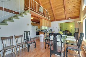 6 Mi to Yosemite National Park: Retreat w/ Deck!